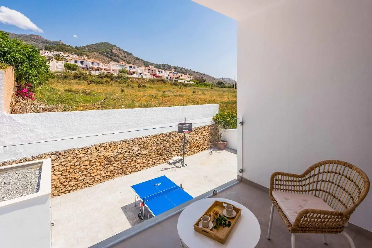 Villa Felix Dos نيرخا